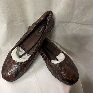 Easy Spirit Gabbie leather ballet flats w/brown Faux Embossed snakeskin Size 11